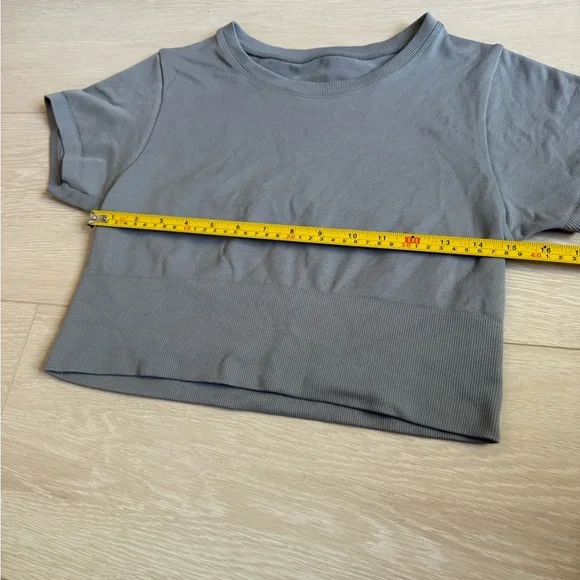 Aerie Gray Fitted Crop T-Shirt Short Sleeves - Picture 3 of 7